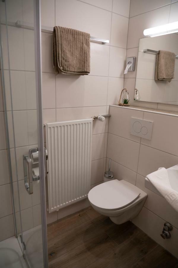 Landgasthof Moersbergei Bubenreuth Bagian luar foto