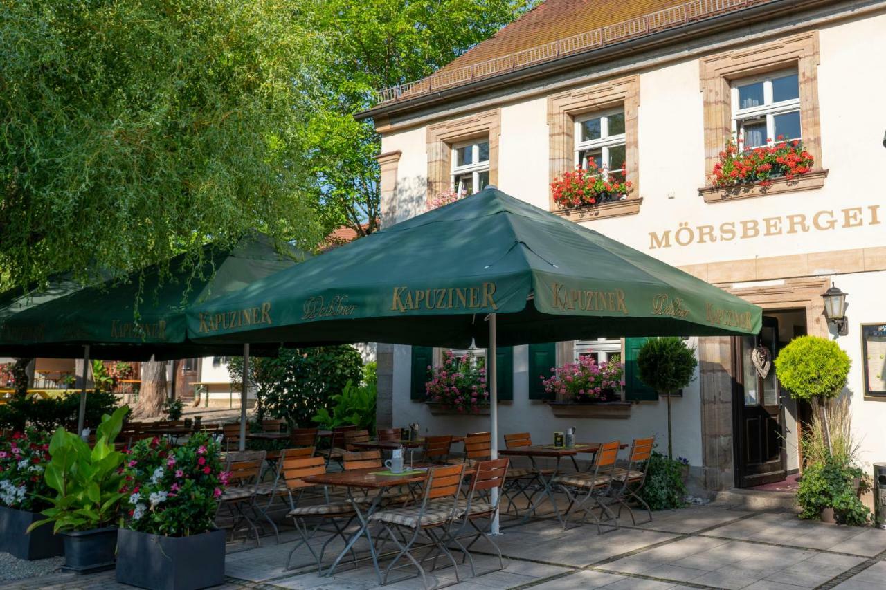 Landgasthof Moersbergei Bubenreuth Bagian luar foto