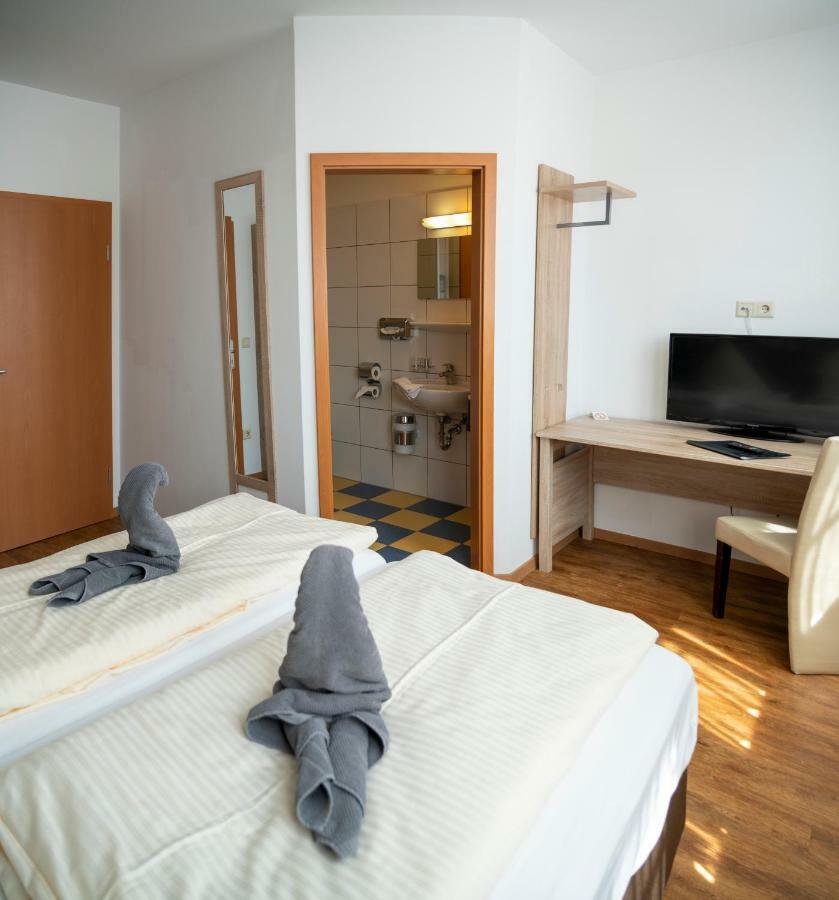 Landgasthof Moersbergei Bubenreuth Bagian luar foto