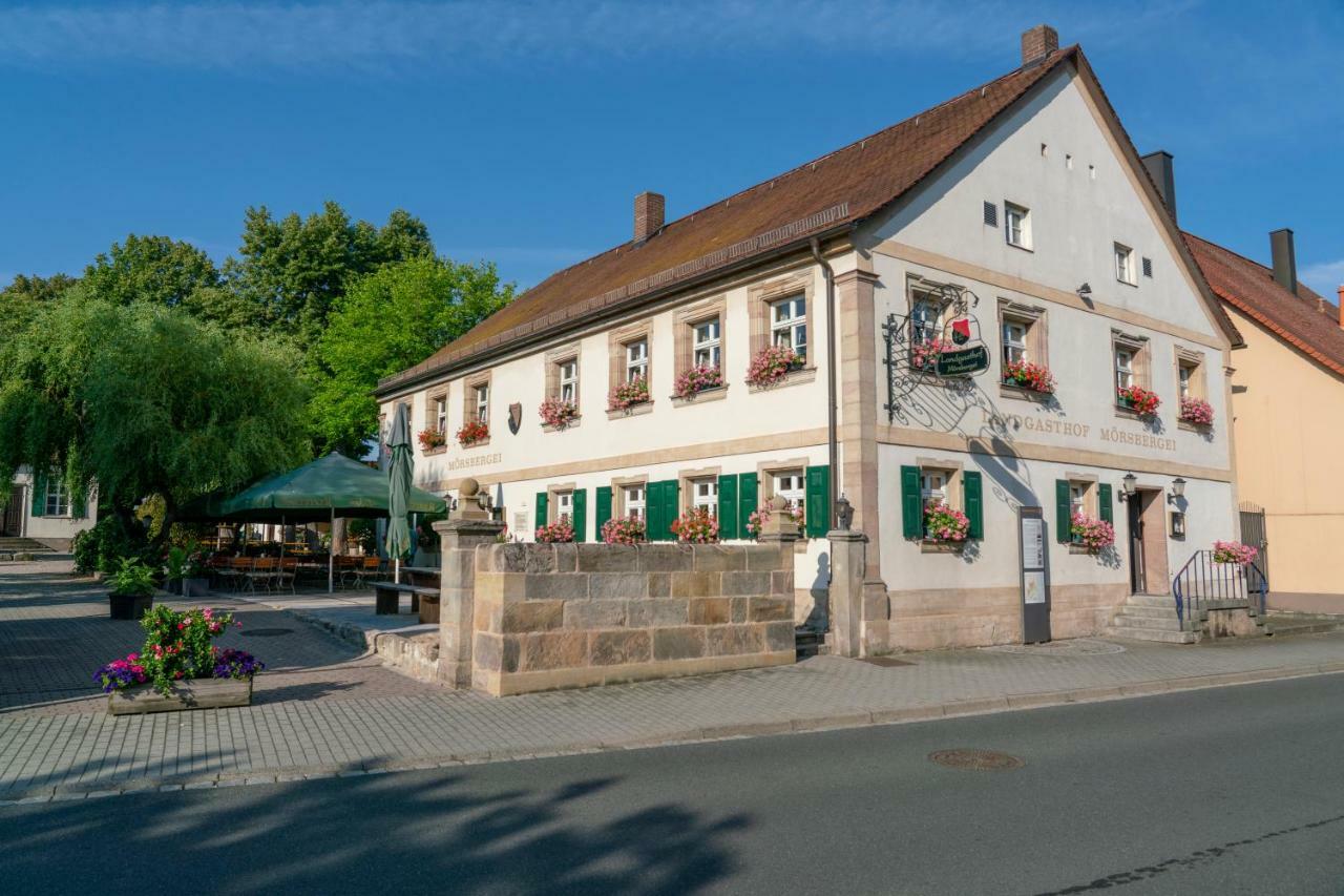 Landgasthof Moersbergei Bubenreuth Bagian luar foto